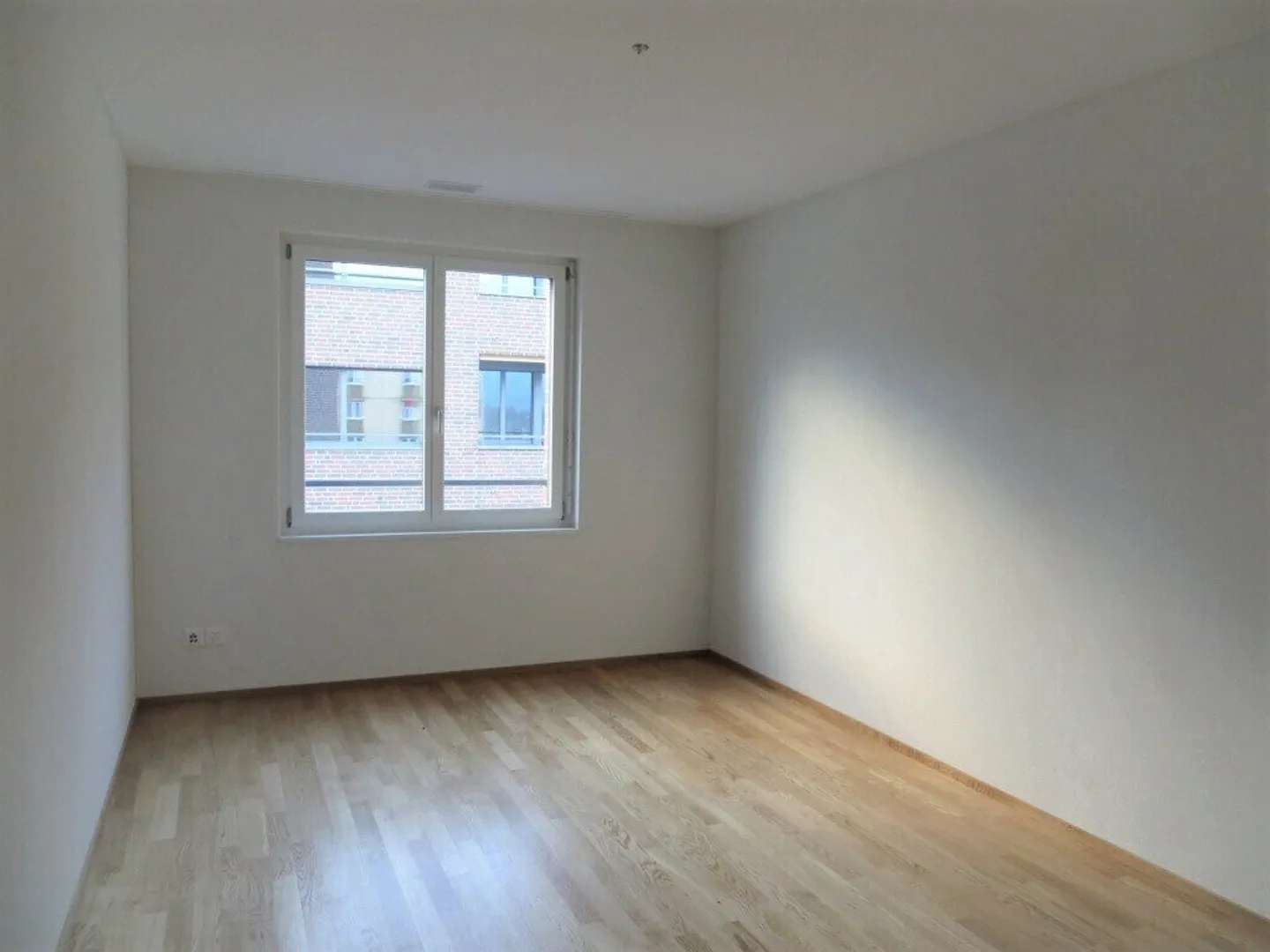 Moderne 4.5 Zimmer-Wohnung - Foto 7 von 8