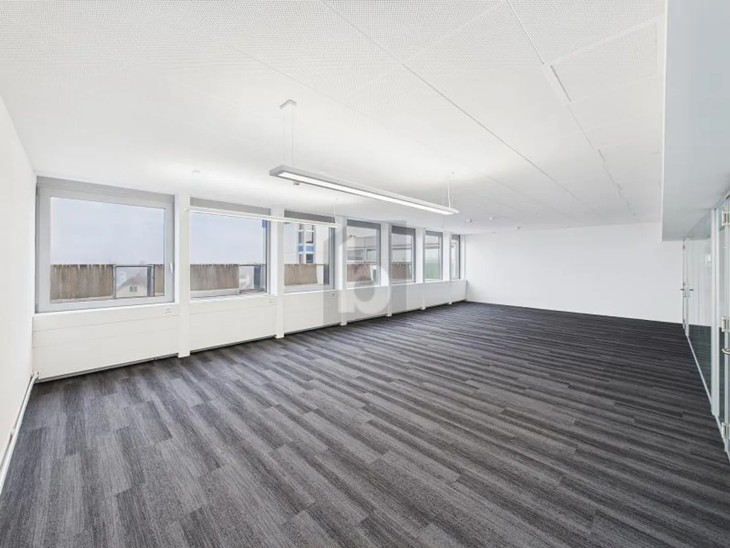 FRESHLY RENOVATED WITH TOP INFRASTRUCTURE (OFFICE 4.02) - Photo 2 of 6
