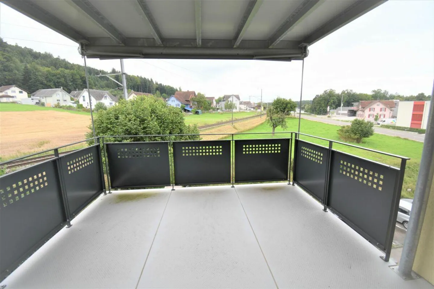 Here you can LIVE - Affordable with large balcony, new bathroom and beautiful kitchen - Photo 6 of 12