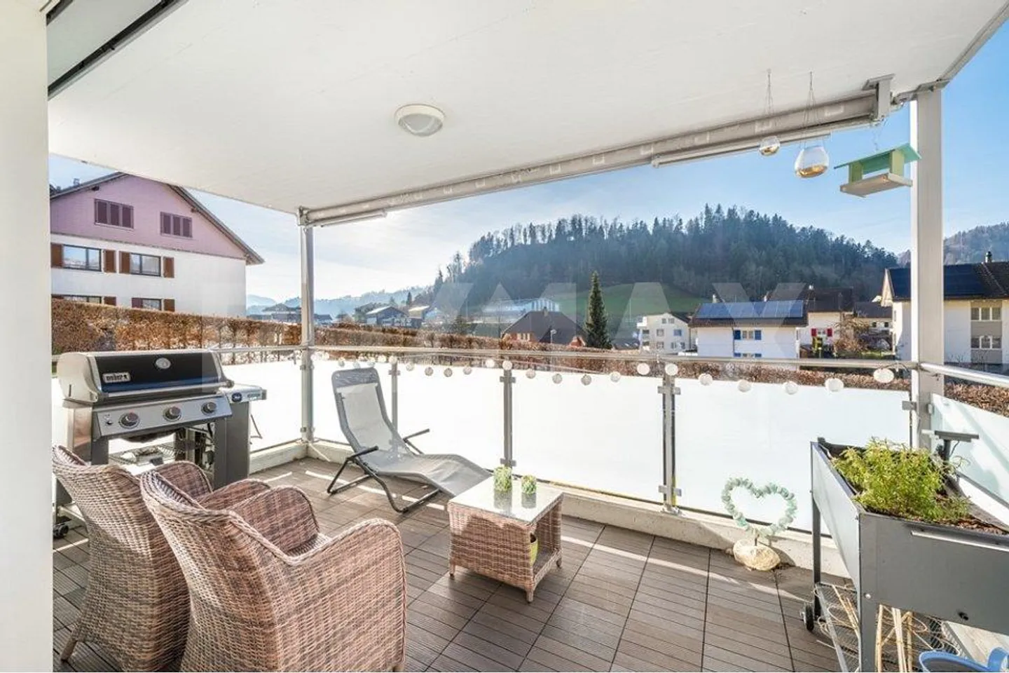 Sunny 3-room apartment including versatile additional room - Photo 3 of 13