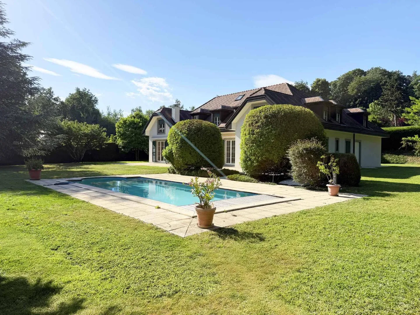 Villa Élégante en Verdure - Photo 9 sur 10