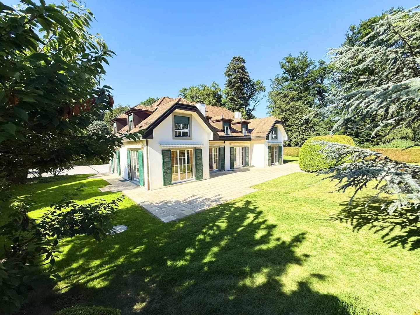 Villa Élégante en Verdure - Photo 8 sur 10