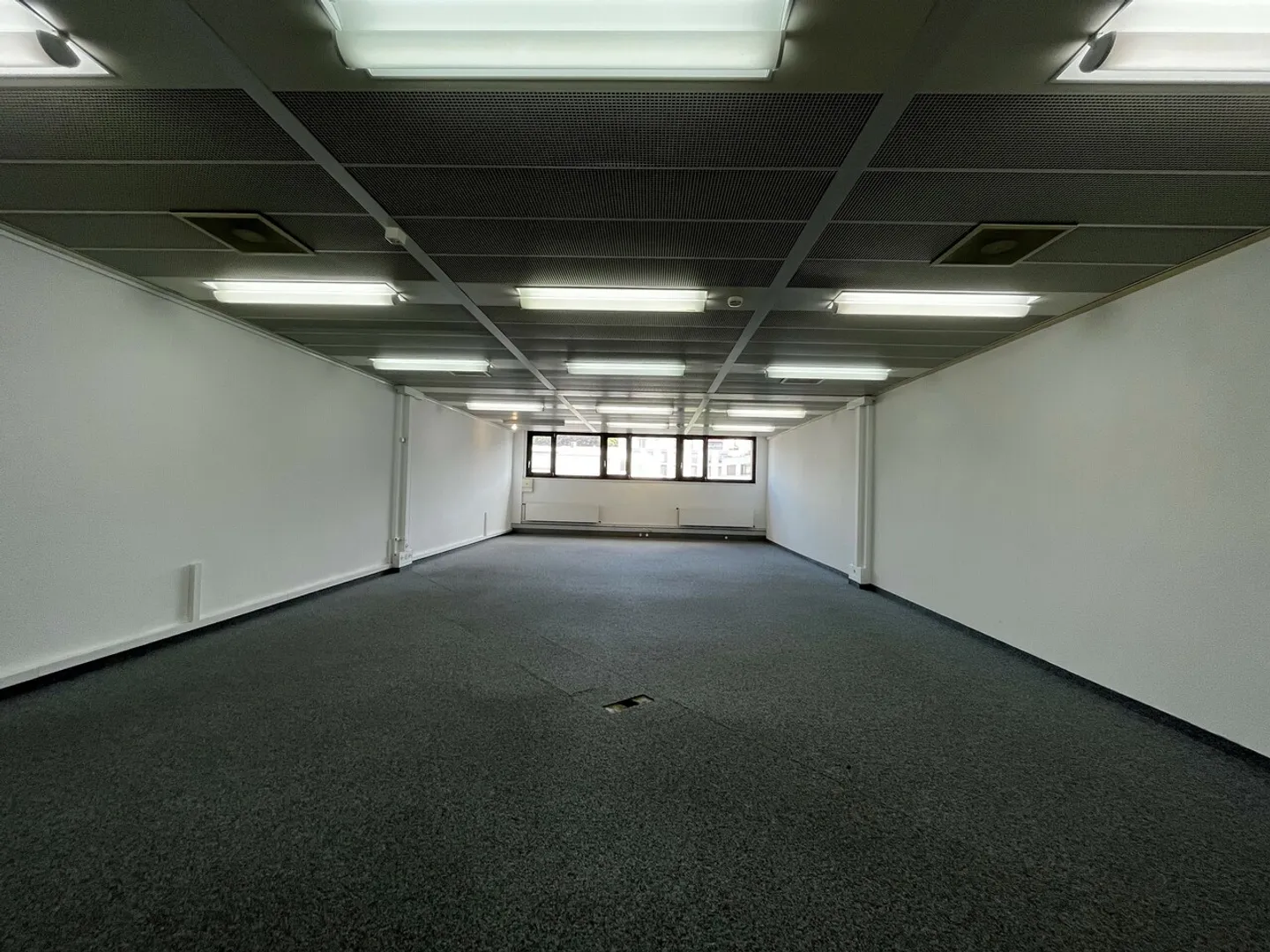 Ufficio di 87 m2 vicino ai servizi e ai trasporti - Foto 2 di 5