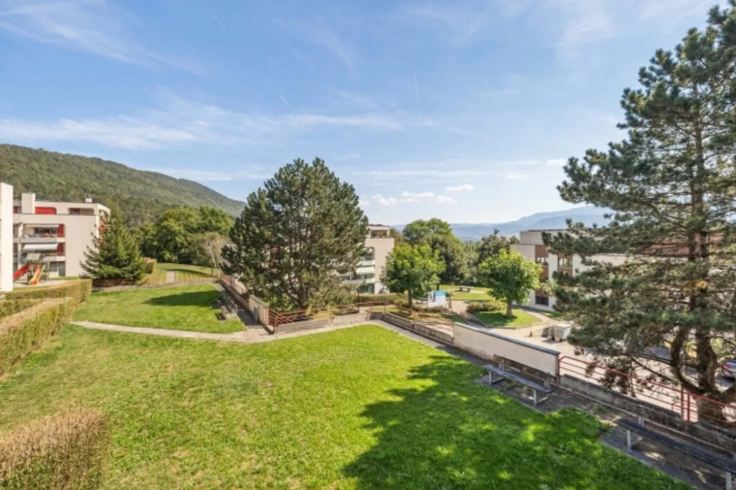 Apartment for rent in a very sunny and family-friendly area - Photo 1 of 5