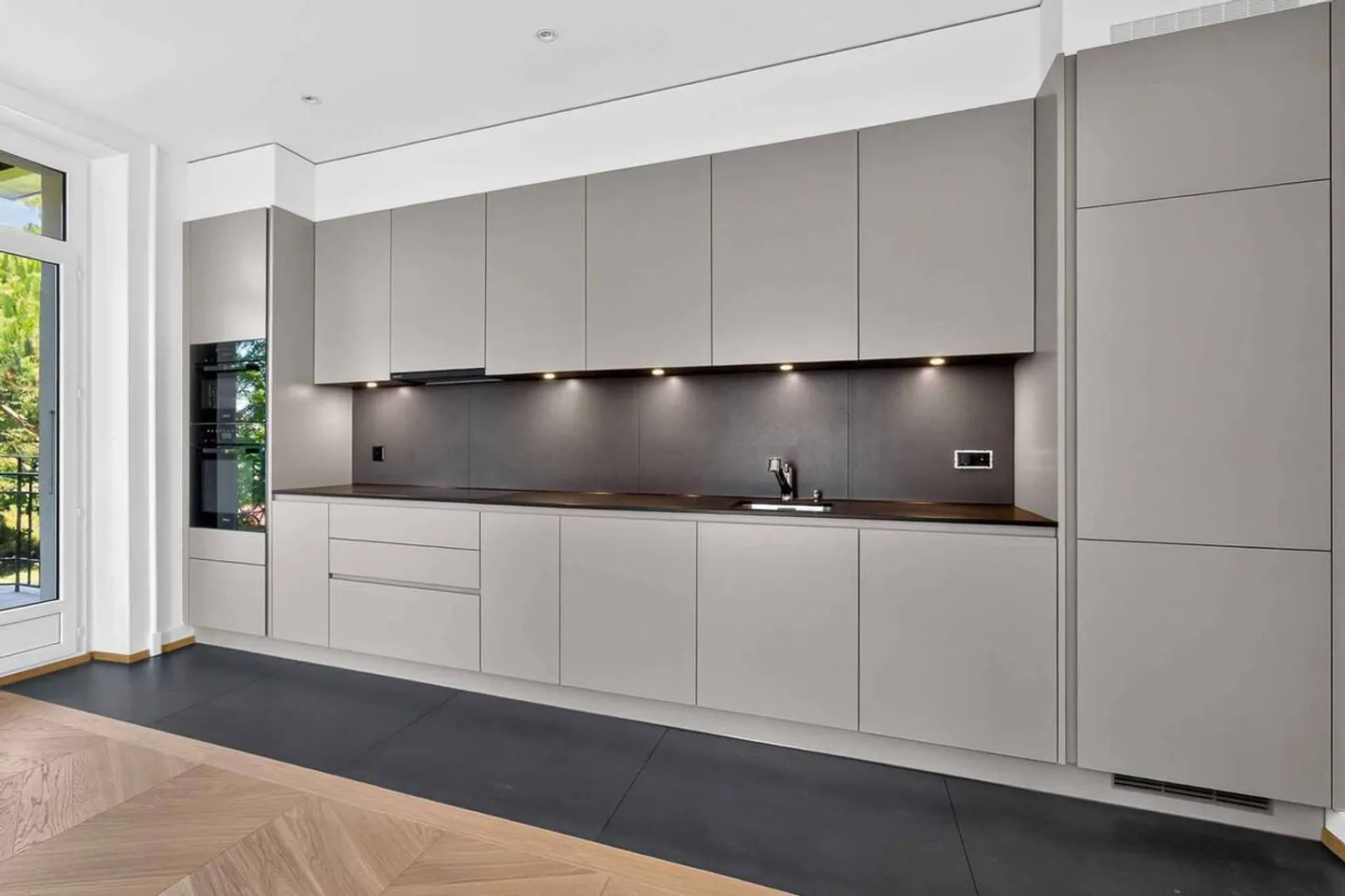 Appartement de 3.5 pièces rénové situé au coeur d'un quartier prestigieux - Foto 1 von 11