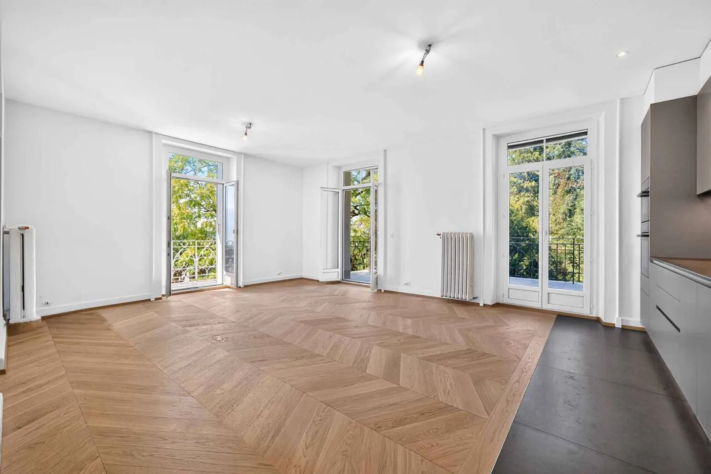 Appartement de 3.5 pièces rénové situé au coeur d'un quartier prestigieux - Foto 2 von 11