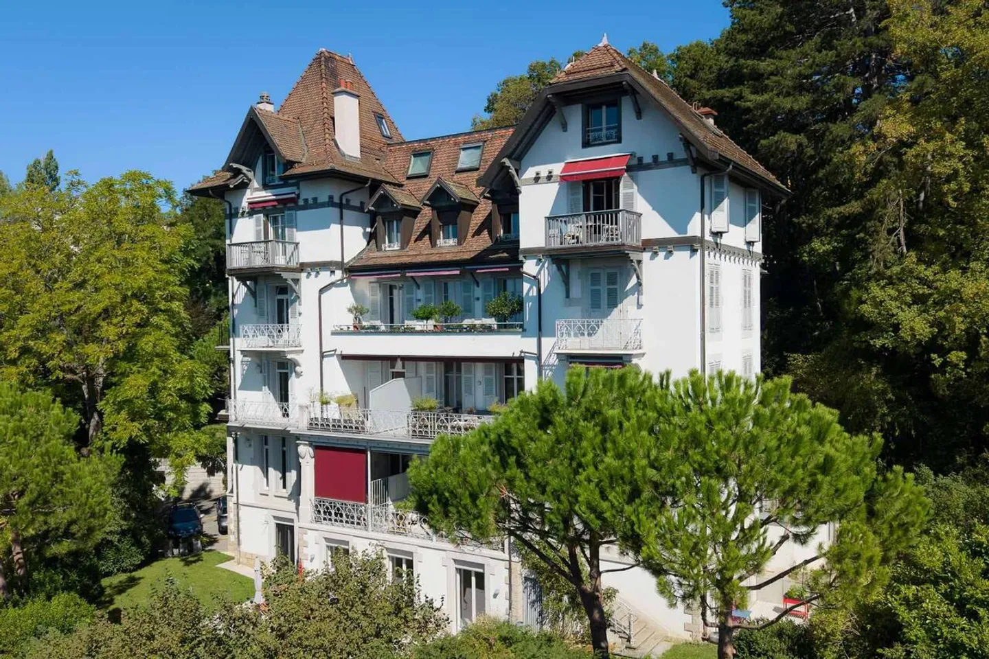 Appartement de 3.5 pièces rénové situé au coeur d'un quartier prestigieux - Foto 3 von 11