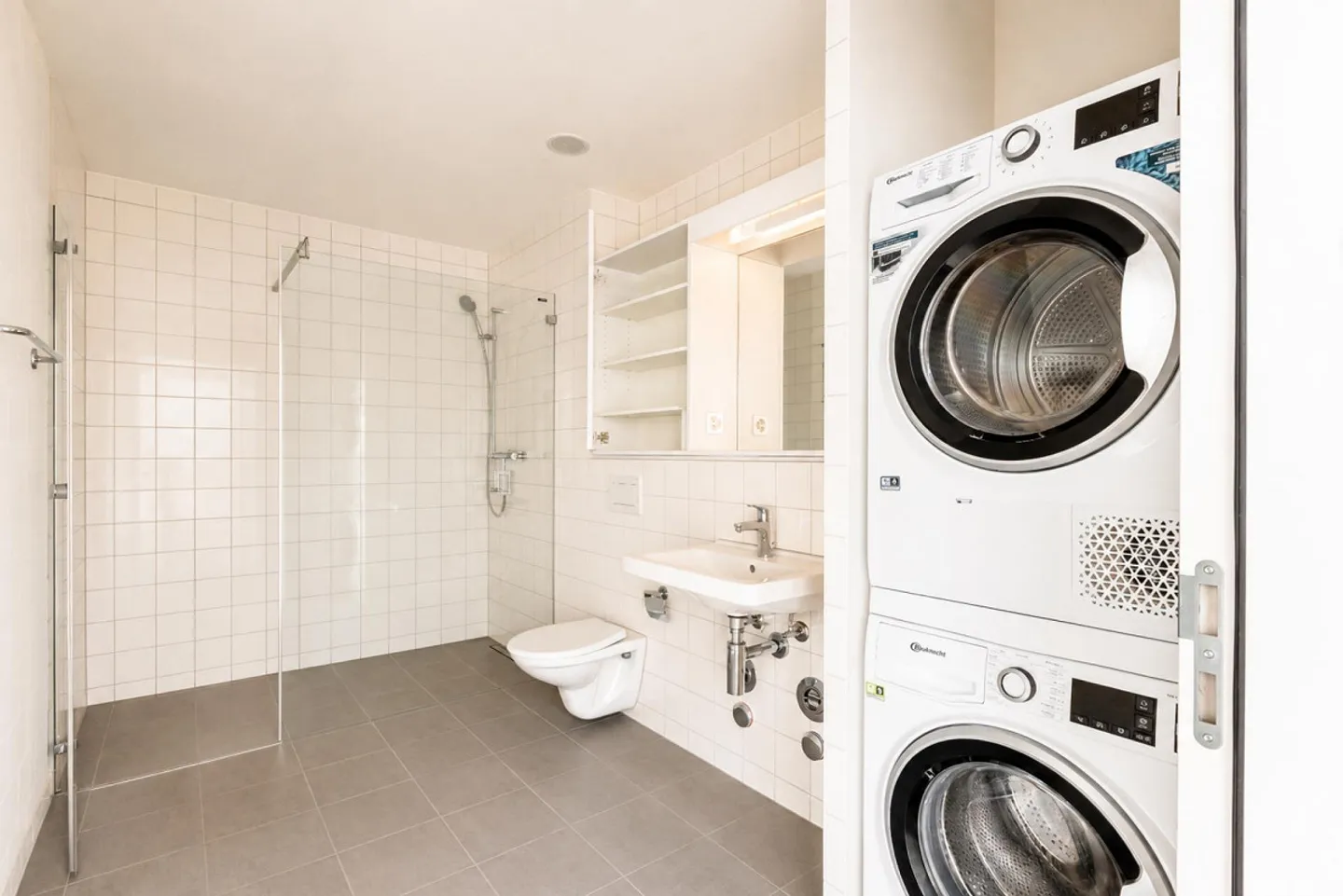 Appartement confortable de 3,5 pièces 12.21 à Zurich Altstetten - Photo 3 sur 9