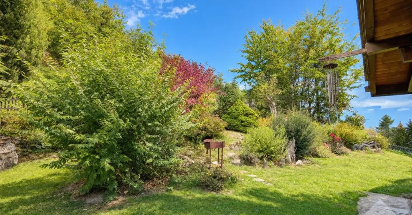 Charming chalet with no overlooking and exceptional view - Photo 3 of 11