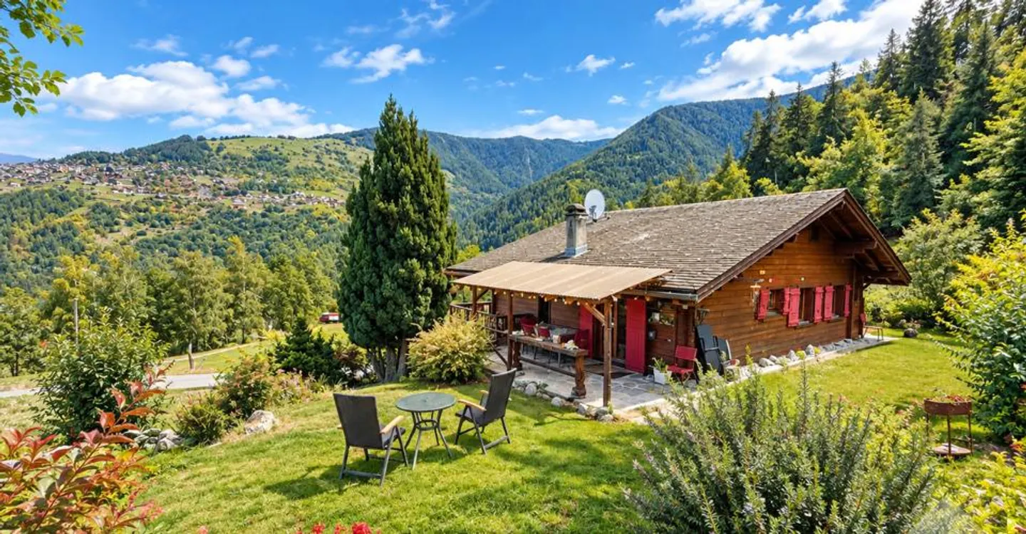 Charming chalet with no overlooking and exceptional view - Photo 4 of 11