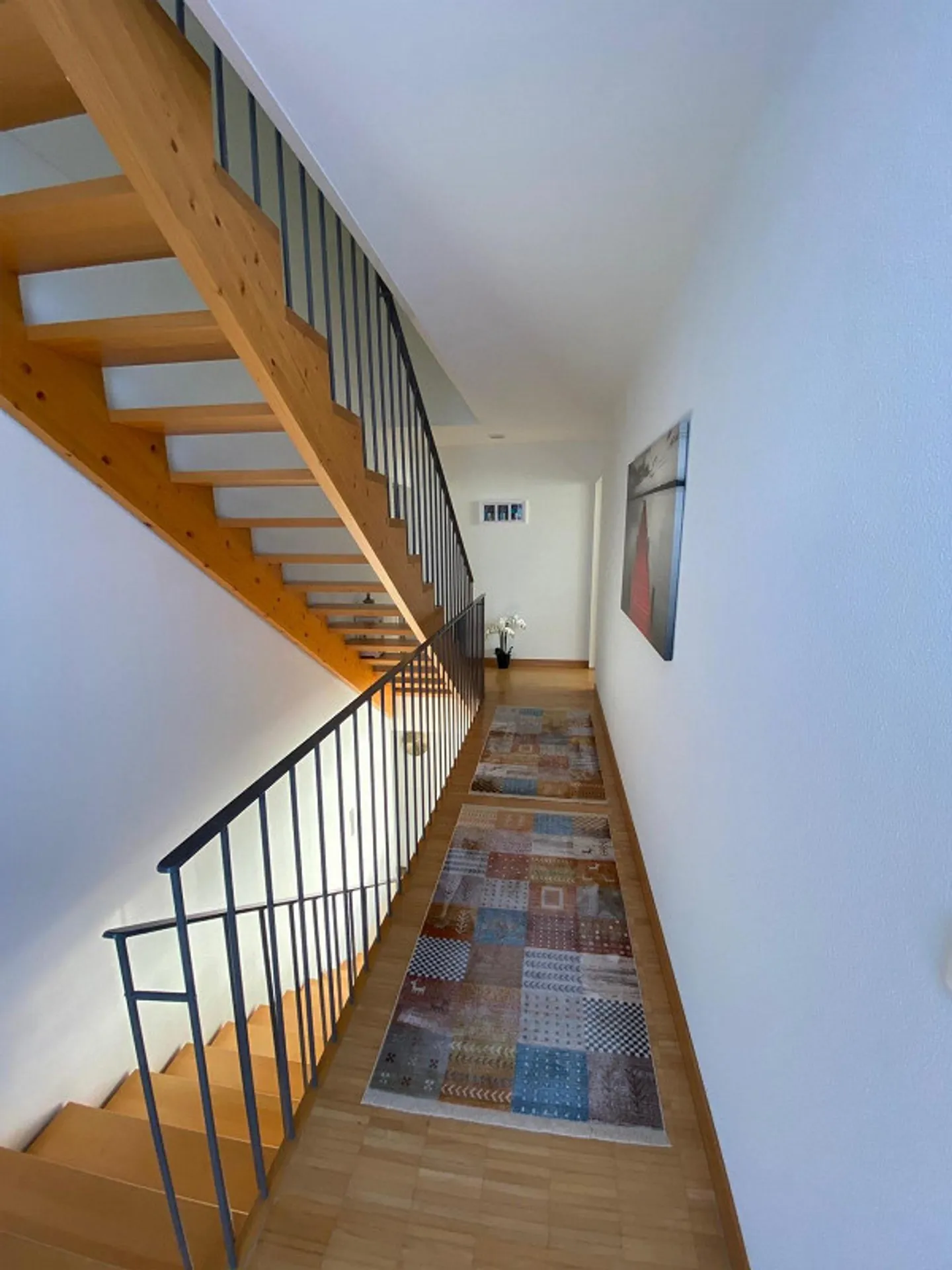 Casa unifamiliare di 6,5 stanze con garage doppio in posizione tranquilla - Foto 10 di 16