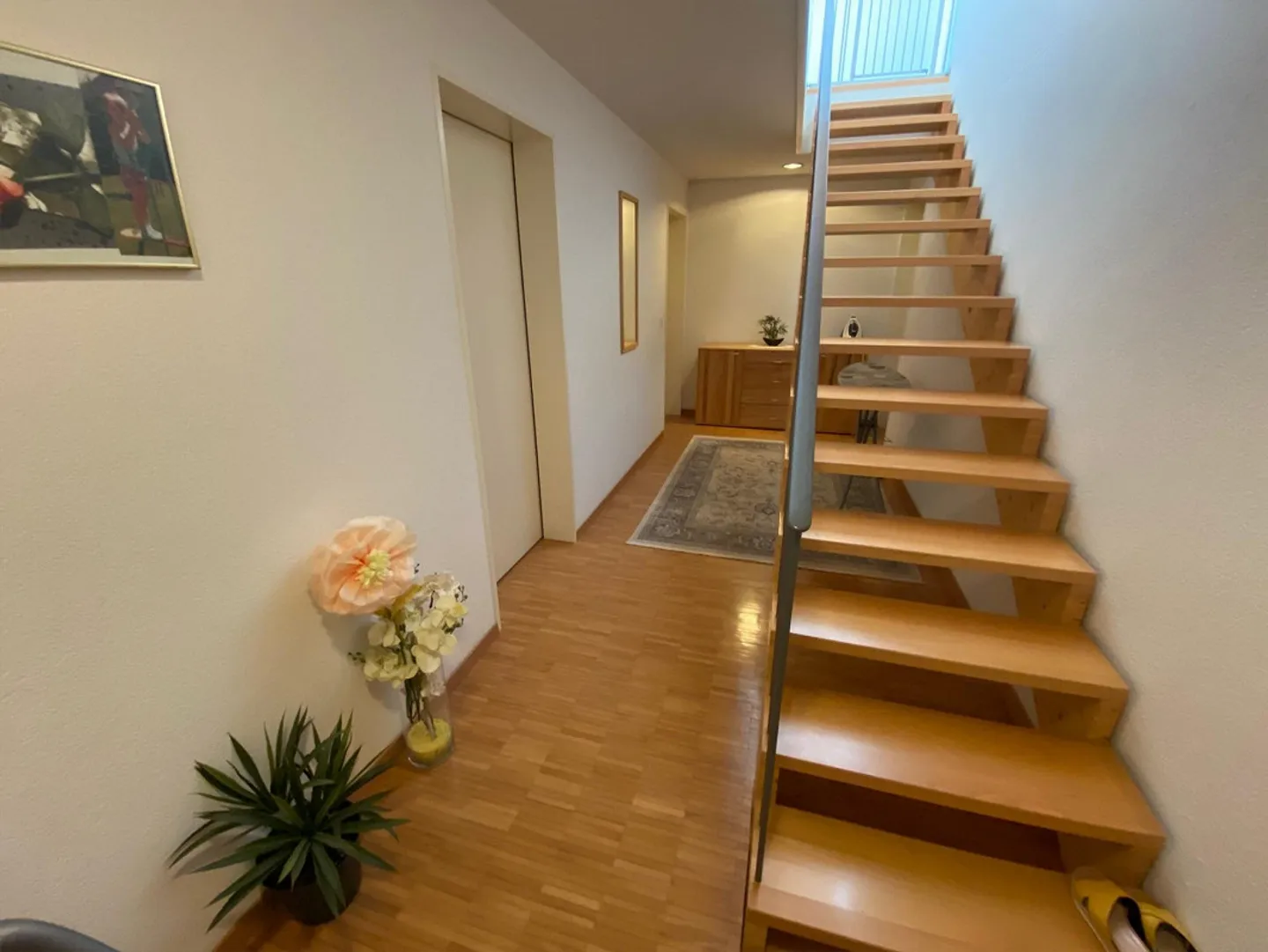 Casa unifamiliare di 6,5 stanze con garage doppio in posizione tranquilla - Foto 15 di 16