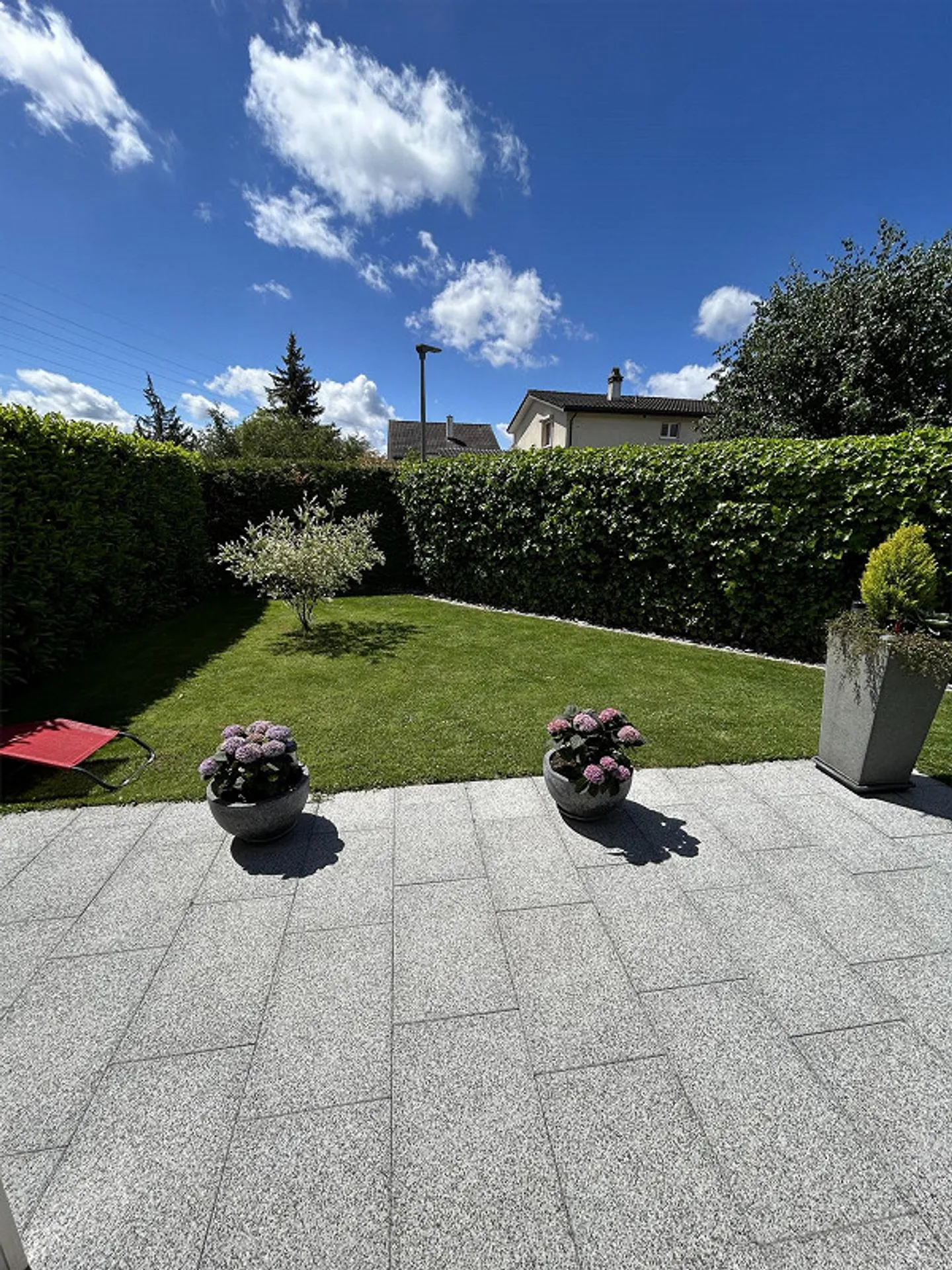 Casa unifamiliare di 6,5 stanze con garage doppio in posizione tranquilla - Foto 16 di 16