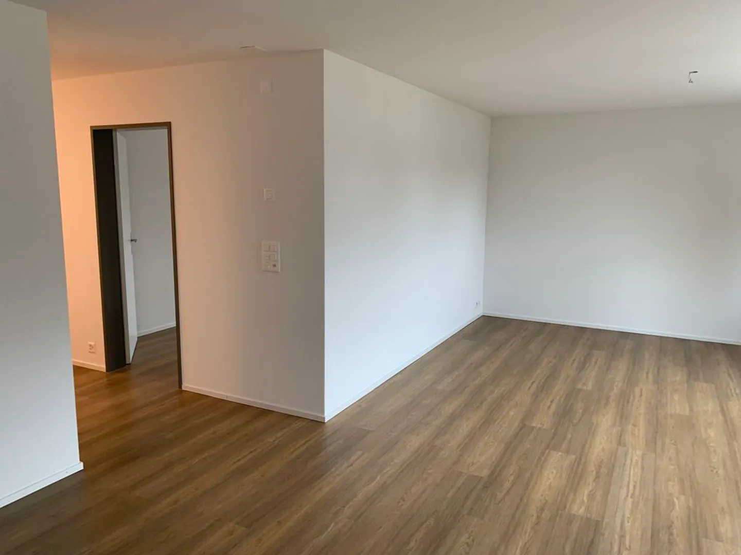 Appartement moderne 3½ pièces en plein centre - Photo 3 sur 13