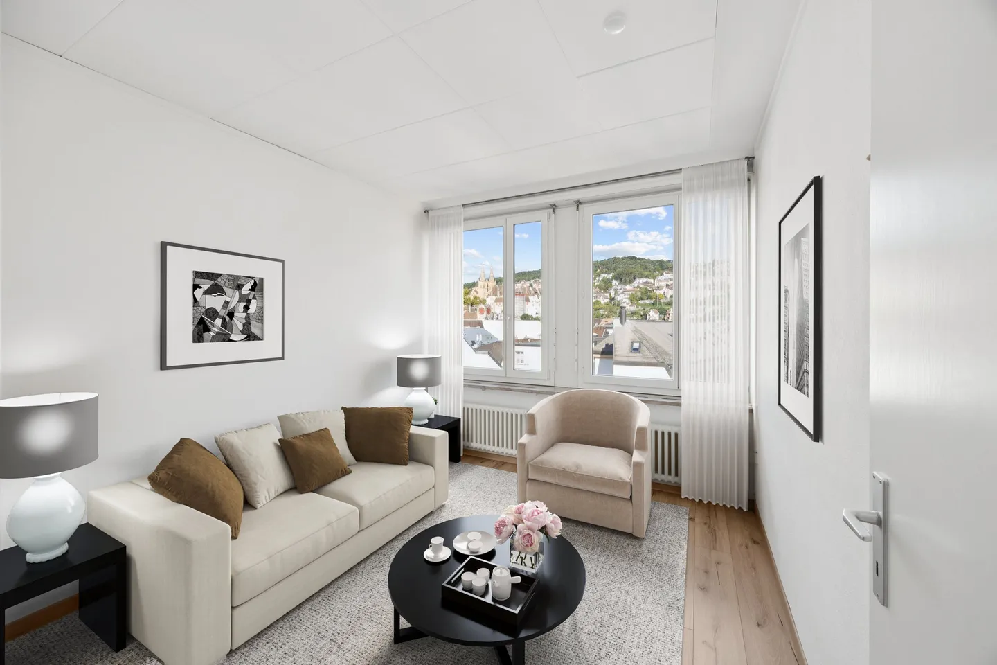 Hervorragende Lage im Herzen der Stadt mit Blick auf die Kollegialkirche - Foto 2 von 4