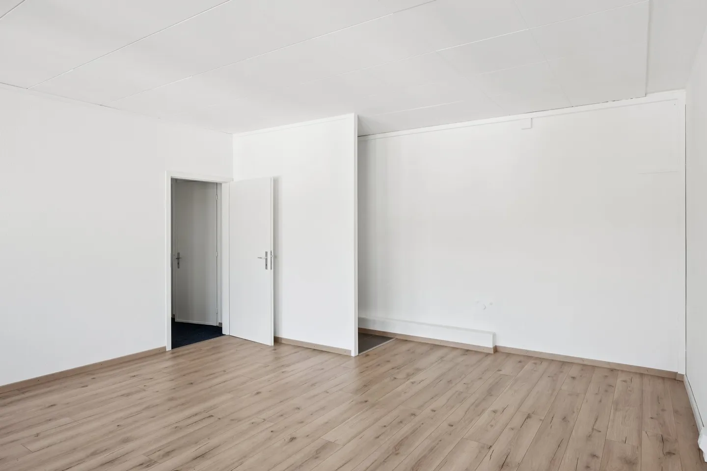 Hervorragende Lage im Herzen der Stadt mit Blick auf die Kollegialkirche - Foto 3 von 4