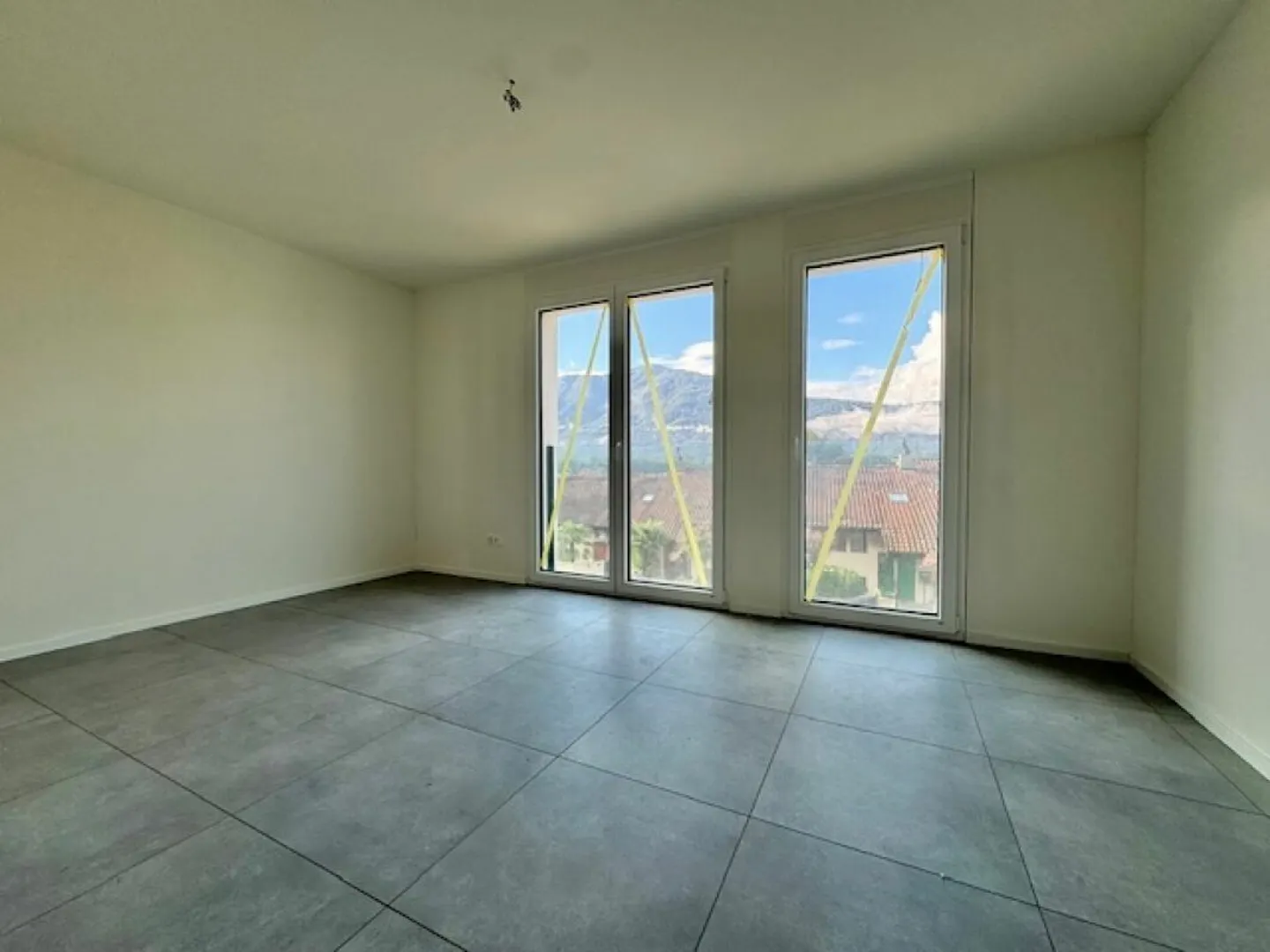 Nuova Casa Familiare a Cugnasco - Foto 16 di 19