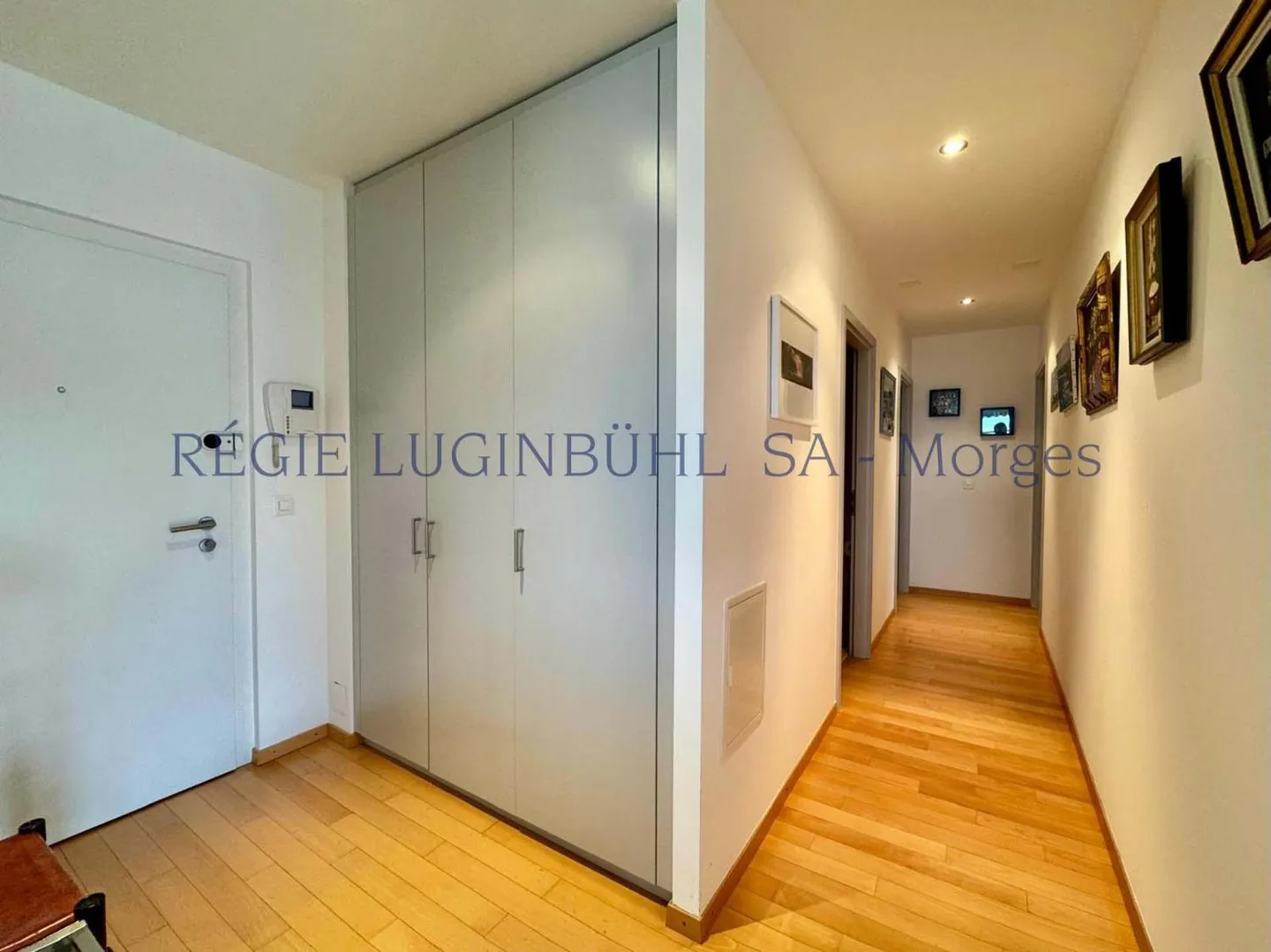 Geräumige Wohnung mit Bergblick - Foto 2 von 13