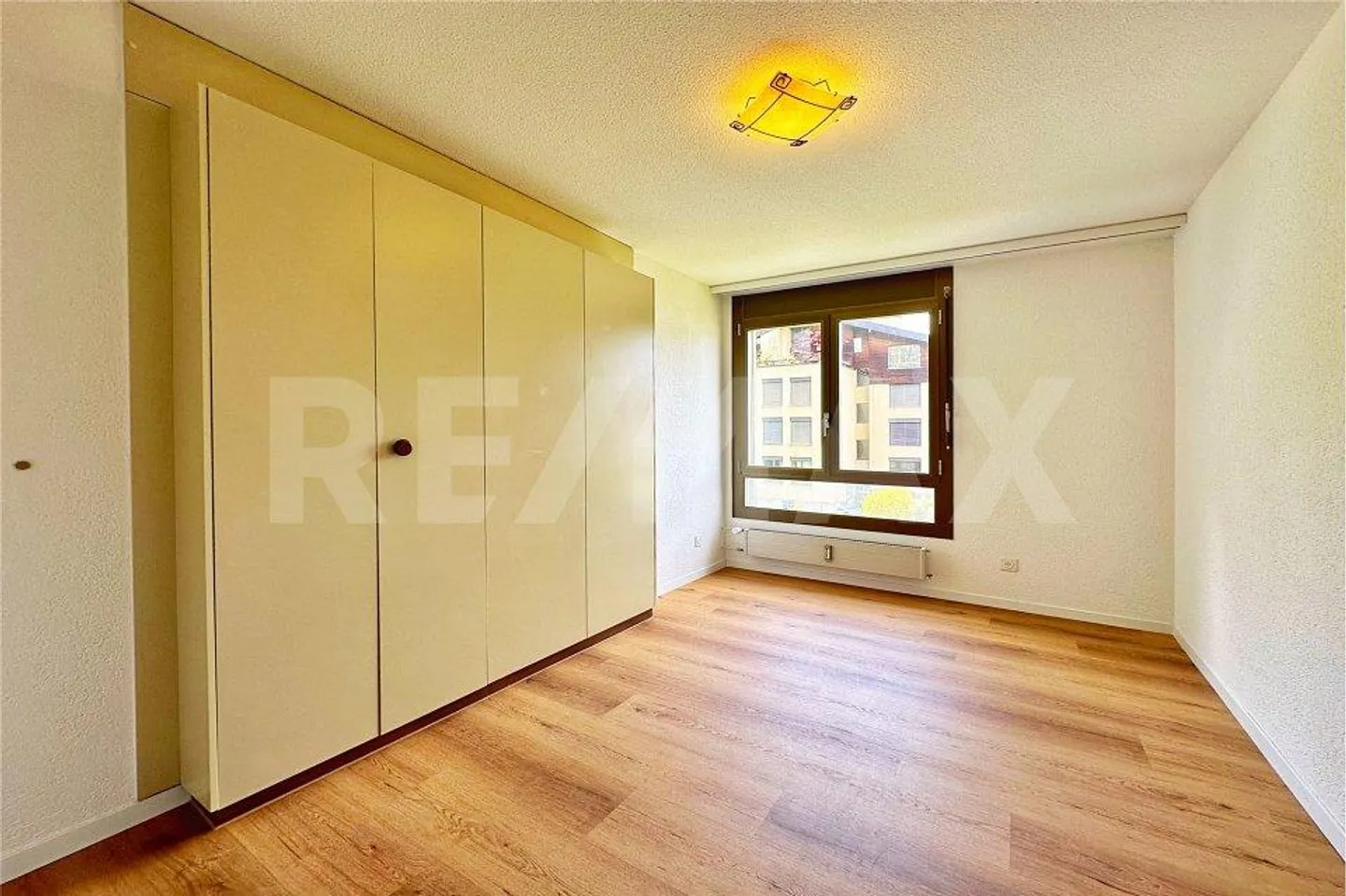 Renovated 4.5-room apartment on the 2nd floor with elevator - fireplace, balcony and... - Photo 7 of 13