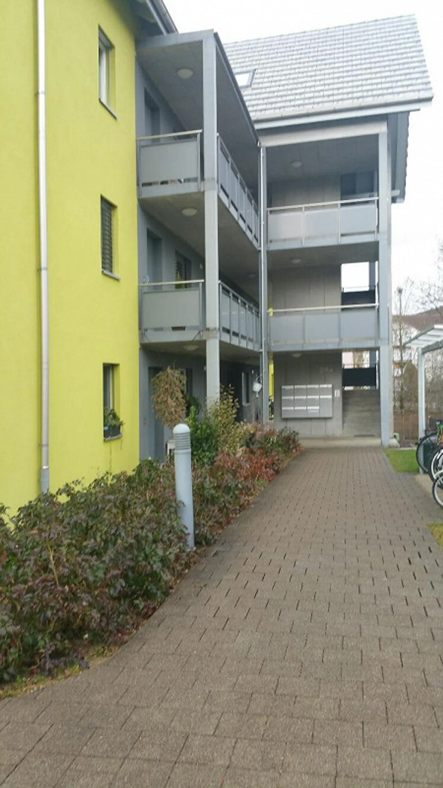 Ampio appartamento di 3,5 stanze disponibile dal 1 maggio 2026 o su appuntamento - Foto 7 di 8