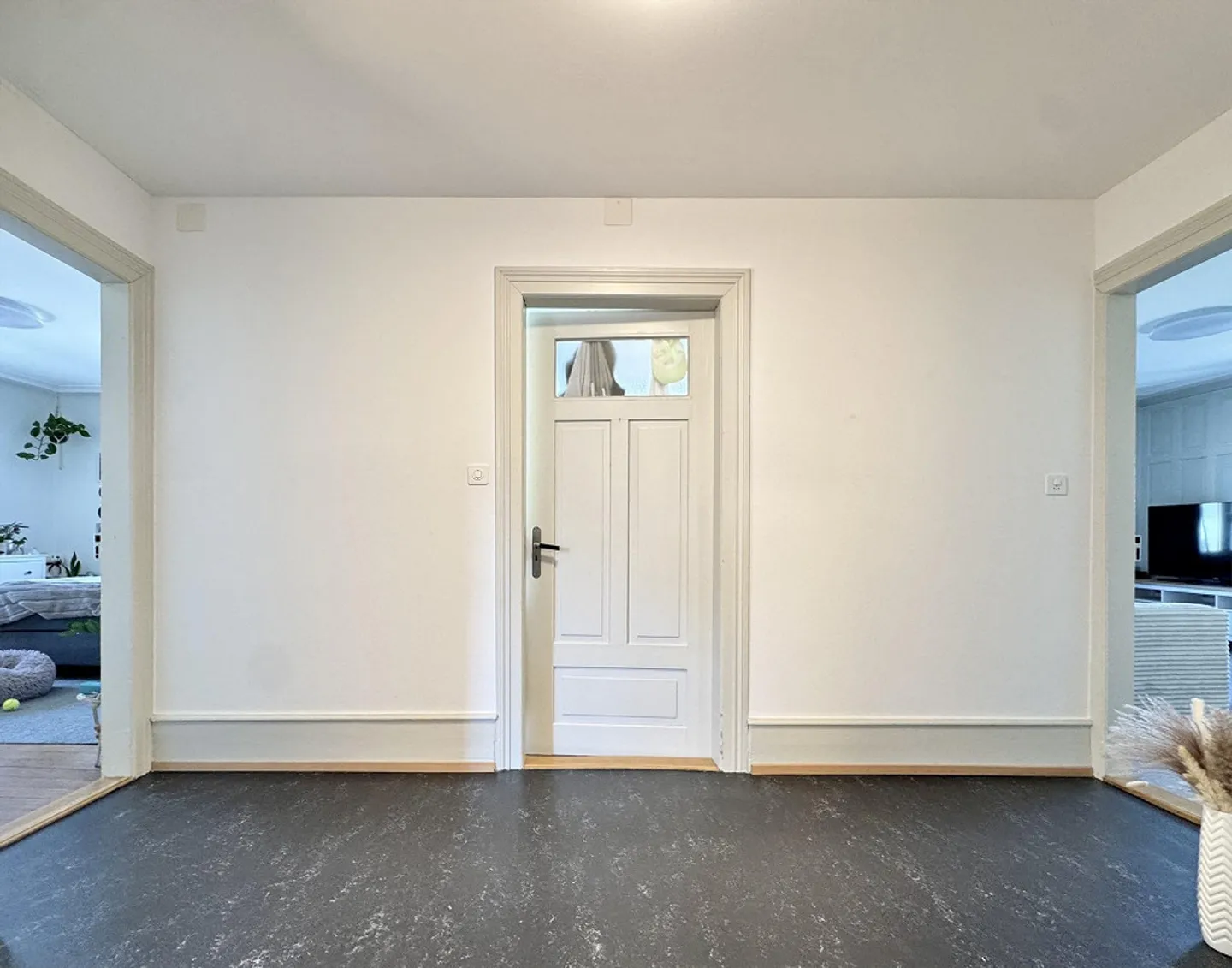 Appartamento d'epoca ristrutturato di 5 stanze con balcone e giardino - Foto 9 di 12