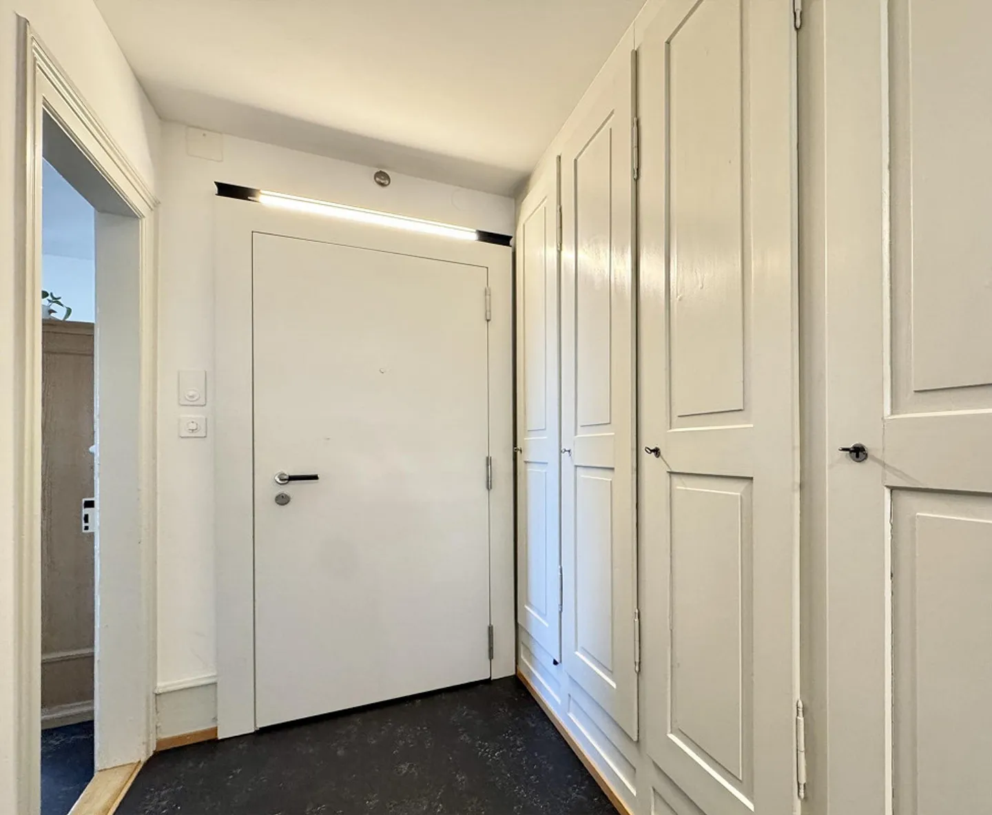 Appartamento d'epoca ristrutturato di 5 stanze con balcone e giardino - Foto 10 di 12