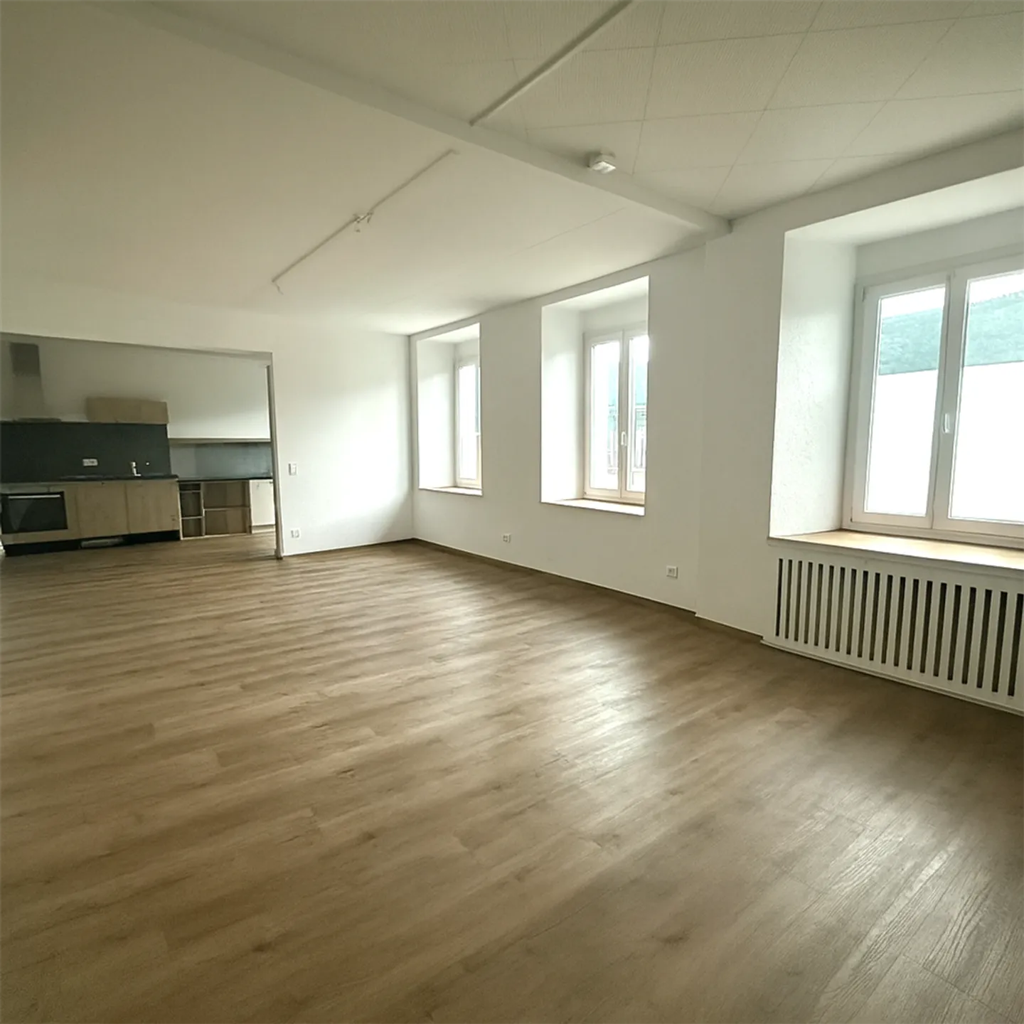 St-Imier, Espace Commercial au Centre du Village - Photo 3 sur 4