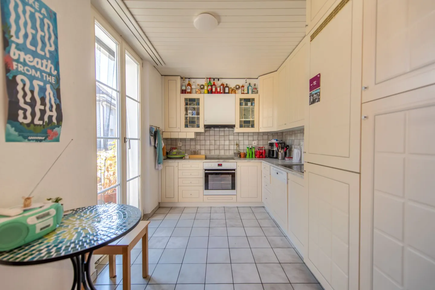Luce, Charme & Comfort: Appartamento di 3,5 stanze nel cuore di Solothurn - Foto 4 di 12