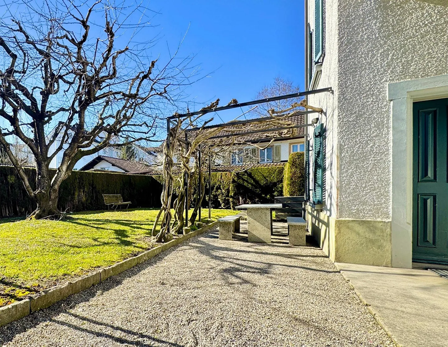 Appartamento d'epoca ristrutturato di 5 stanze con balcone e giardino - Foto 11 di 12