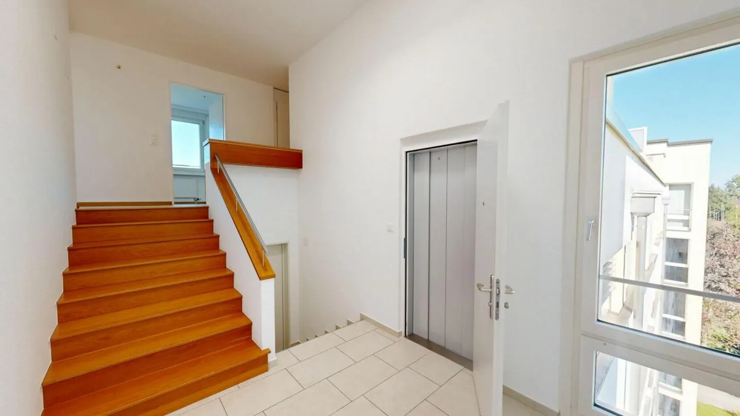 Stylische Attikawohnung mit Terrasse - Foto 2 von 15
