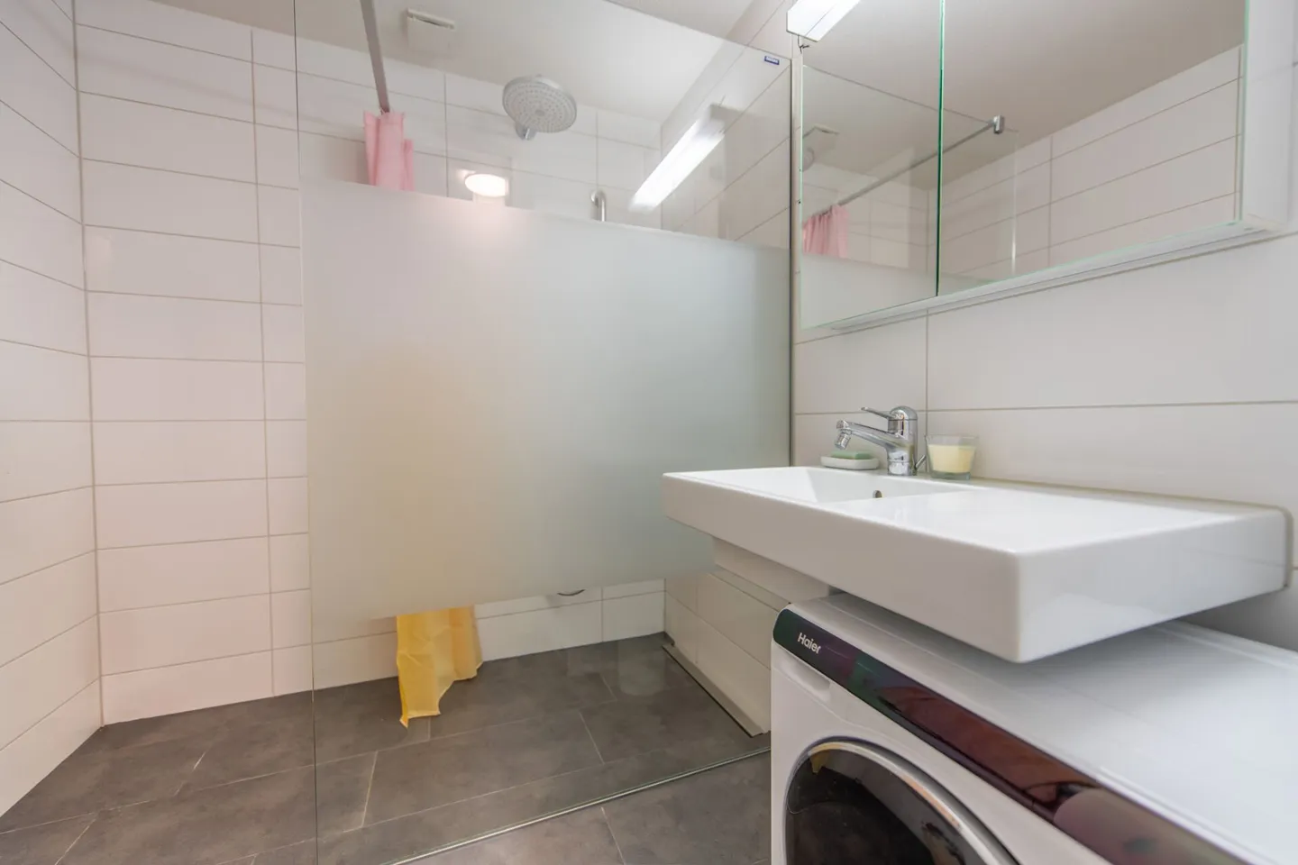 Luce, Charme & Comfort: Appartamento di 3,5 stanze nel cuore di Solothurn - Foto 7 di 12