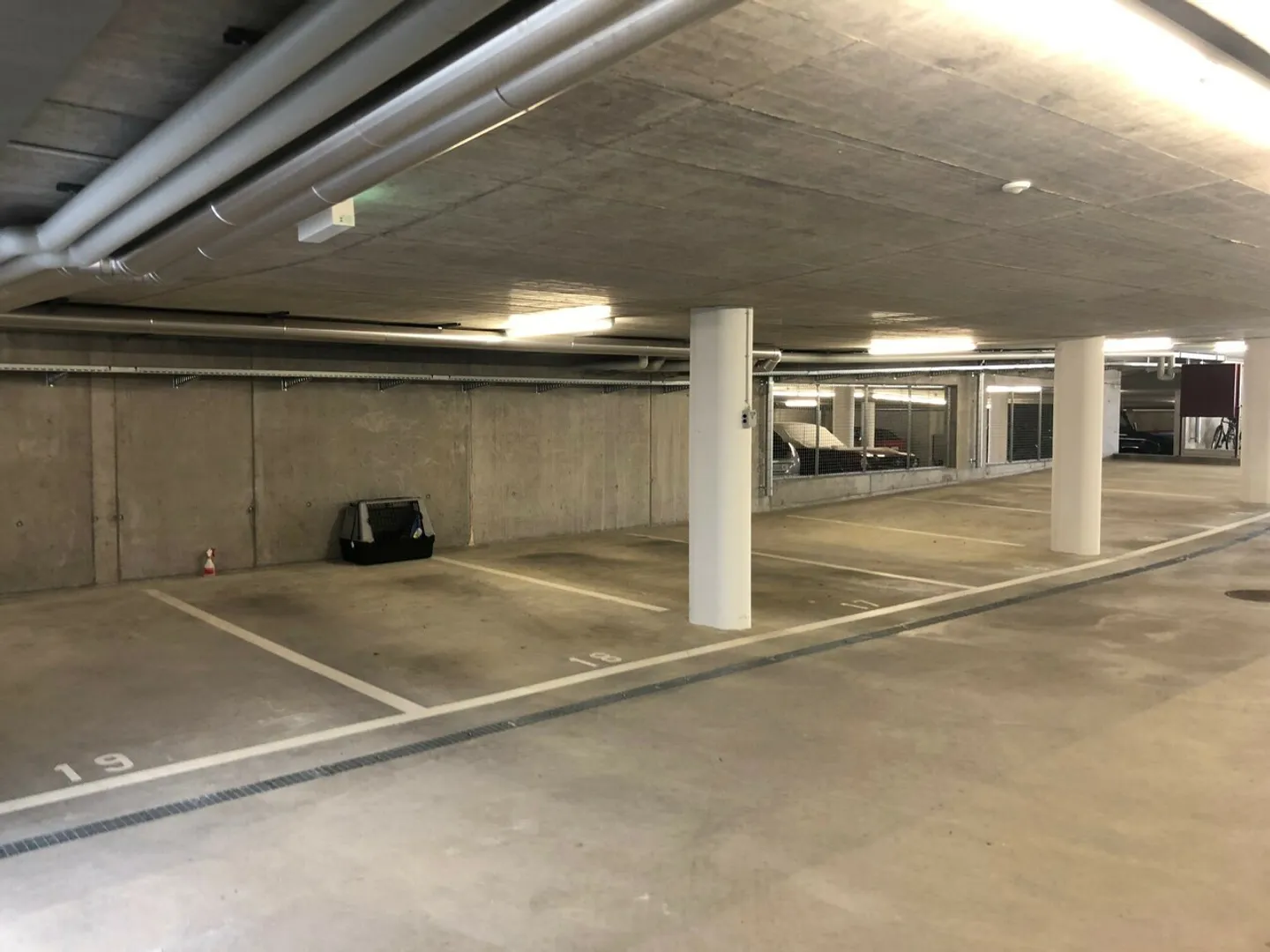 Posto auto sotterraneo - eventualmente con stazione di ricarica per veicoli elettrici - Foto 2 di 3