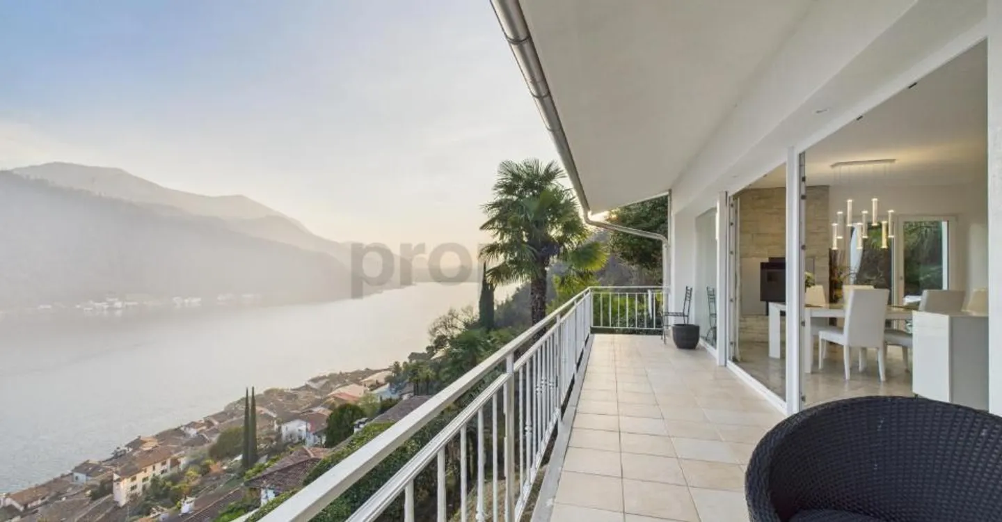 Charming villa in Morcote with garden and stunning lake view - Photo 9 of 11