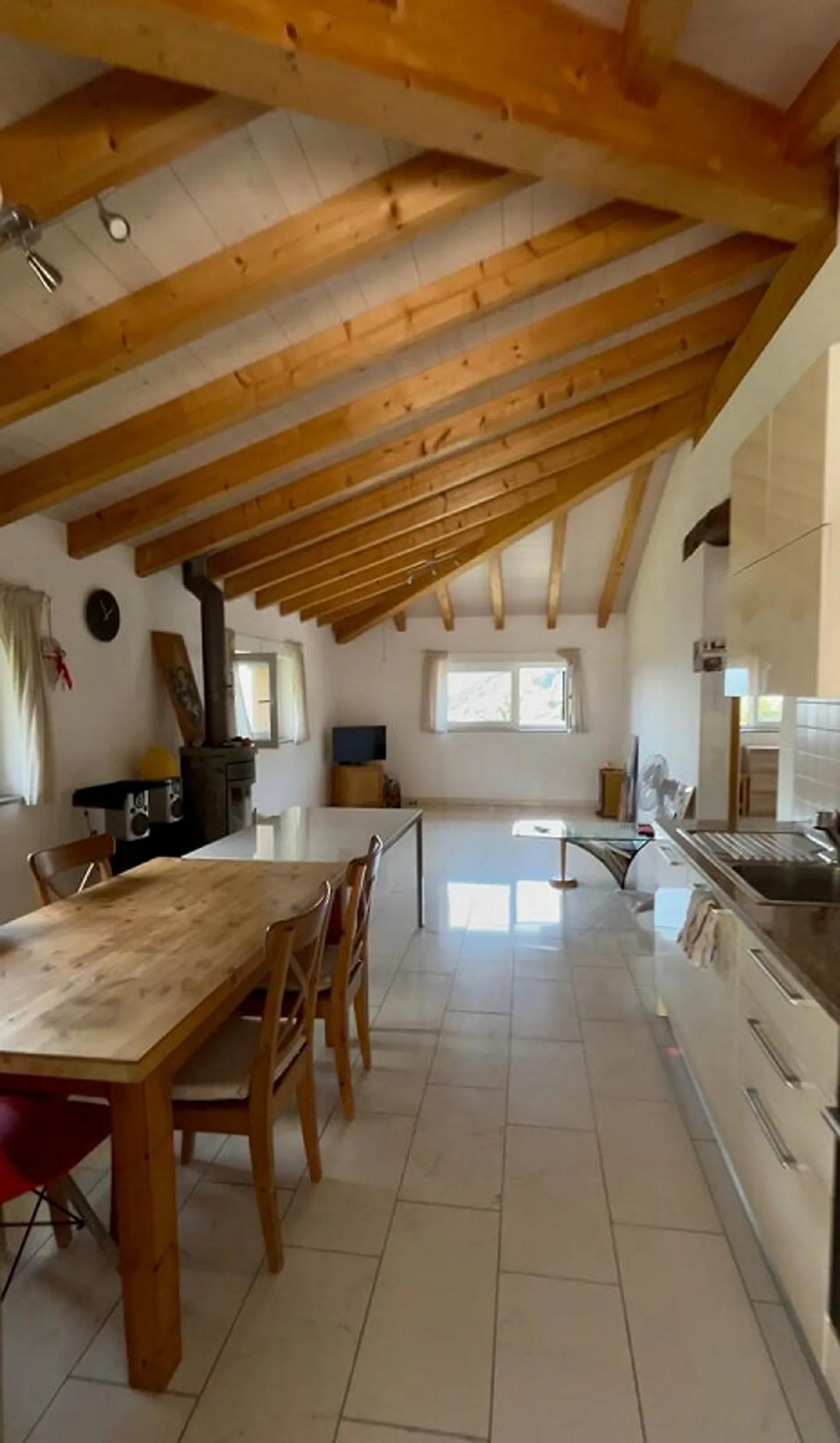 AROGNO – MAISON DE VACANCES POSSIBLE, MANSARDE DANS UNE MAISON HISTORIQUE RÉNOVÉE - Photo 1 sur 7