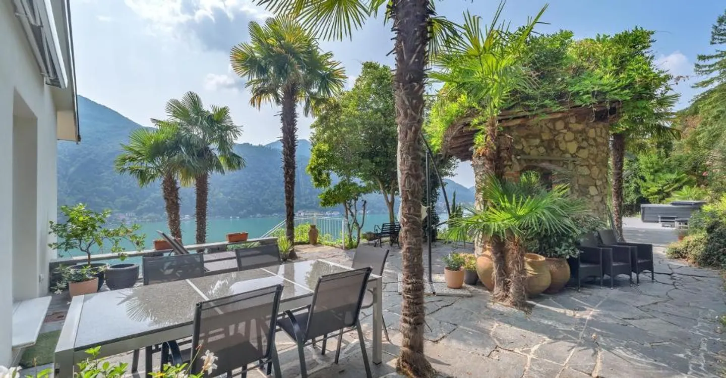 Charming villa in Morcote with garden and stunning lake view - Photo 10 of 11