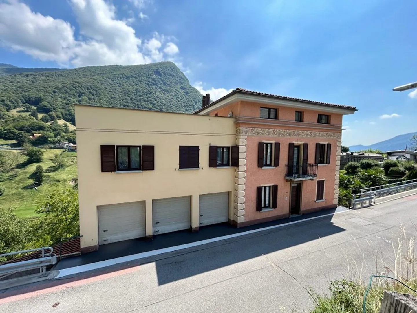 AROGNO – MAISON DE VACANCES POSSIBLE, MANSARDE DANS UNE MAISON HISTORIQUE RÉNOVÉE - Photo 5 sur 7