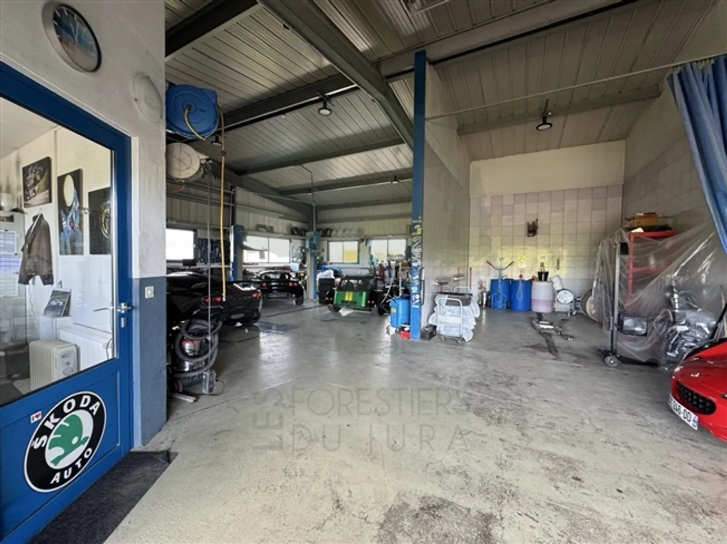 Garage et Carrosserie à Fahy avec Station de Lavage - Photo 6 sur 20