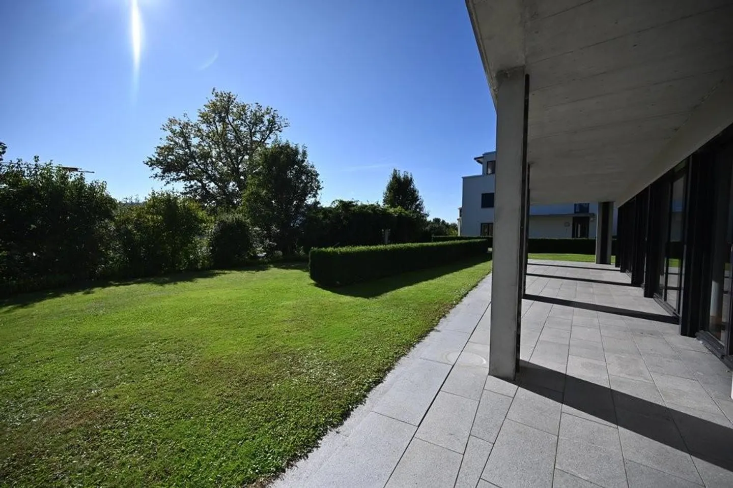 Appartamento moderno al piano terra con standard di proprietà - Foto 2 di 12