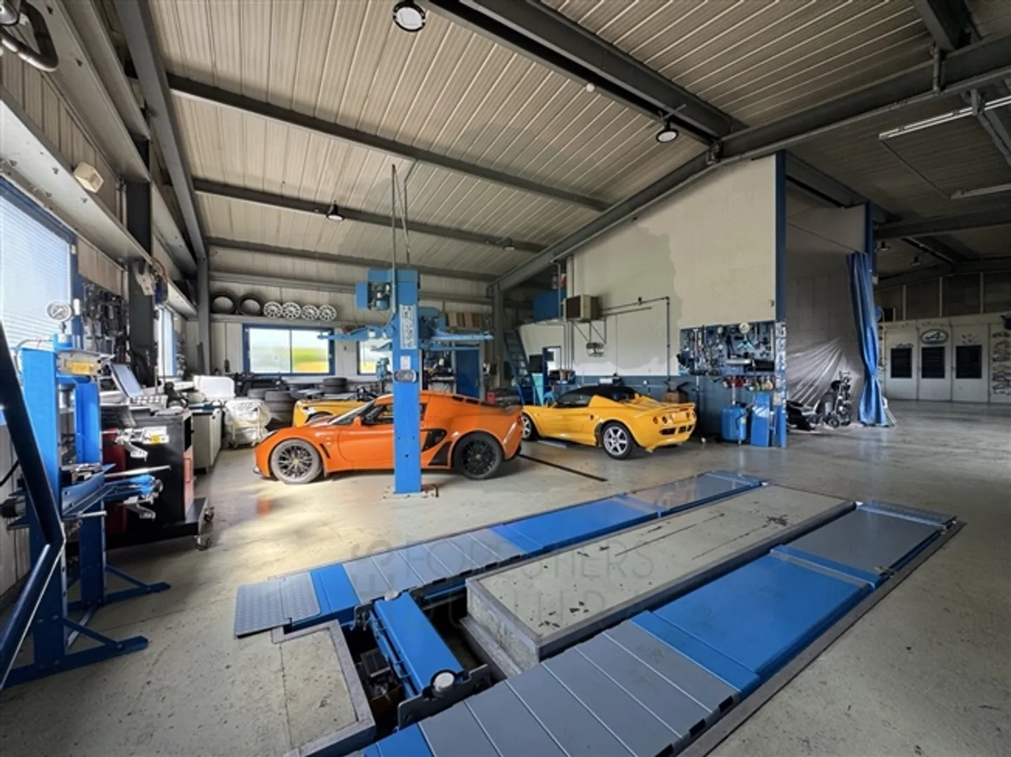 Garage et Carrosserie à Fahy avec Station de Lavage - Photo 10 sur 20