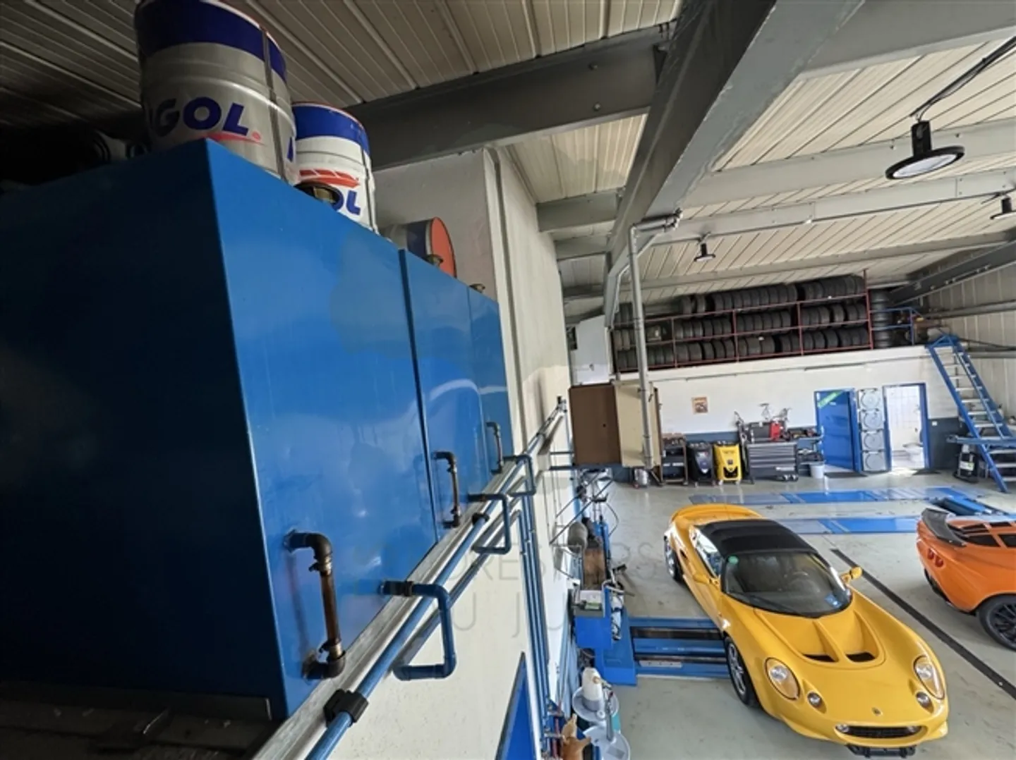 Garage et Carrosserie à Fahy avec Station de Lavage - Photo 14 sur 20