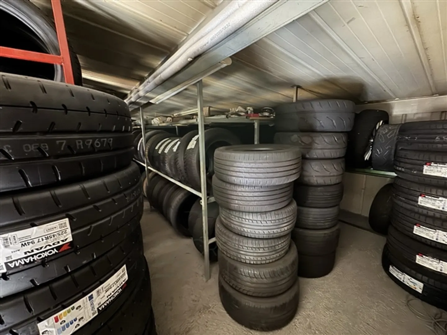 Garage et Carrosserie à Fahy avec Station de Lavage - Photo 15 sur 20