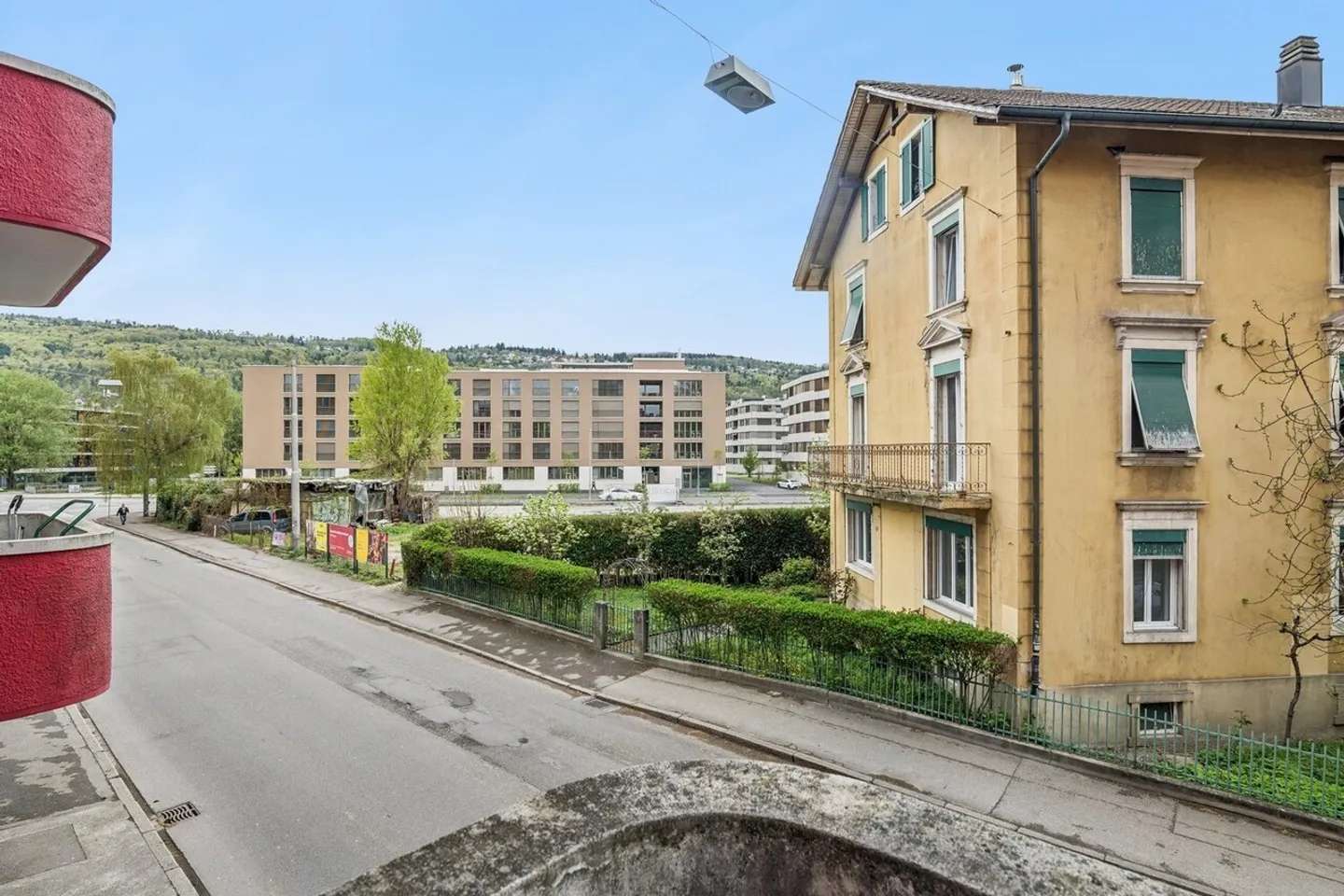 Ideale Lage - 2 Balkone - Foto 1 di 11