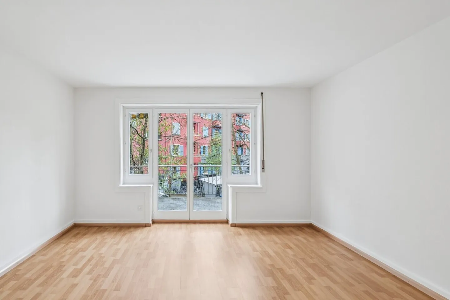 Ideale Lage - 2 Balkone - Foto 2 di 11