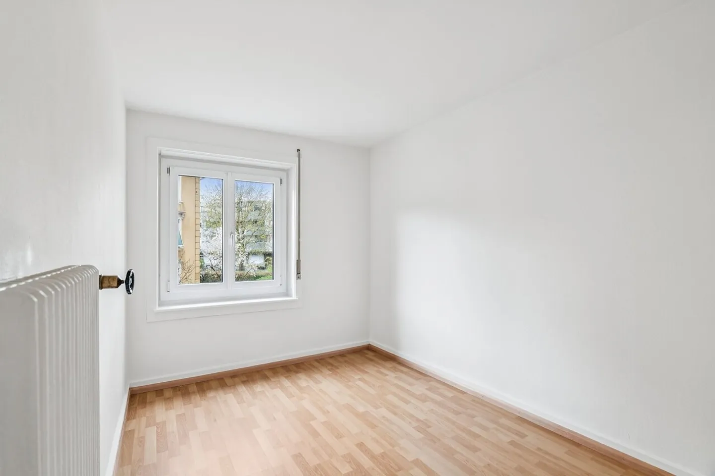 Ideale Lage - 2 Balkone - Foto 7 di 11