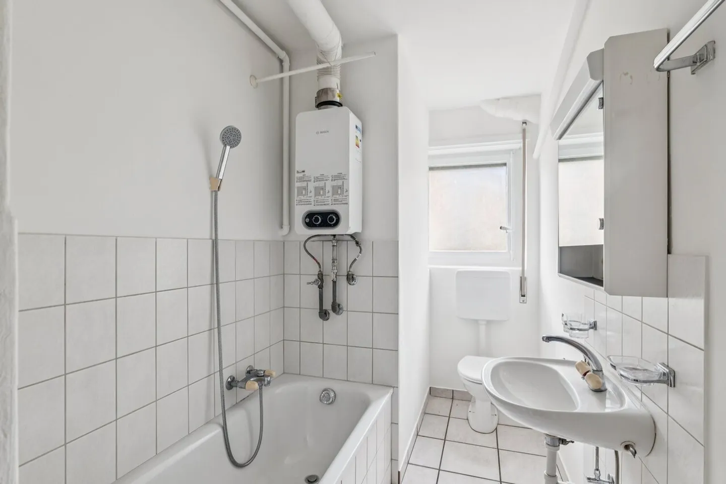 Ideale Lage - 2 Balkone - Foto 10 di 11