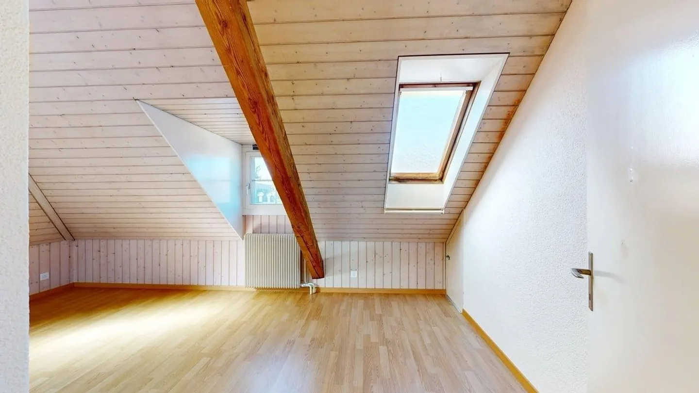 Appartamento luminoso di 2,5 stanze in mansarda! - Foto 10 di 13