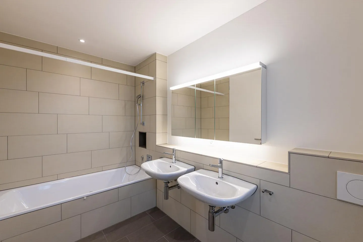 Attico esclusivo con ampia terrazza solarium e 145 m2 di superficie abitabile B5 - Foto 17 di 26