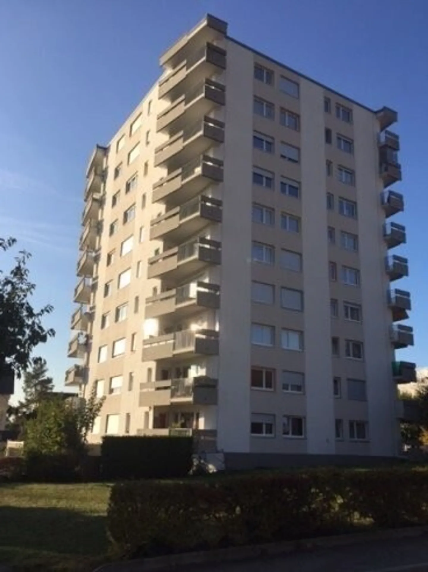 Apartment with a beautiful view of Lake Biel - Photo 1 of 6