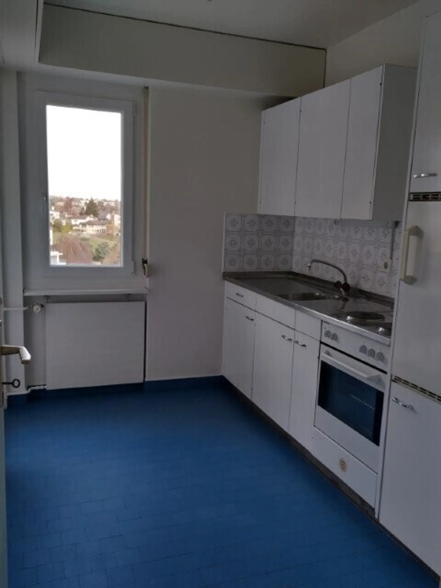Apartment with a beautiful view of Lake Biel - Photo 3 of 6