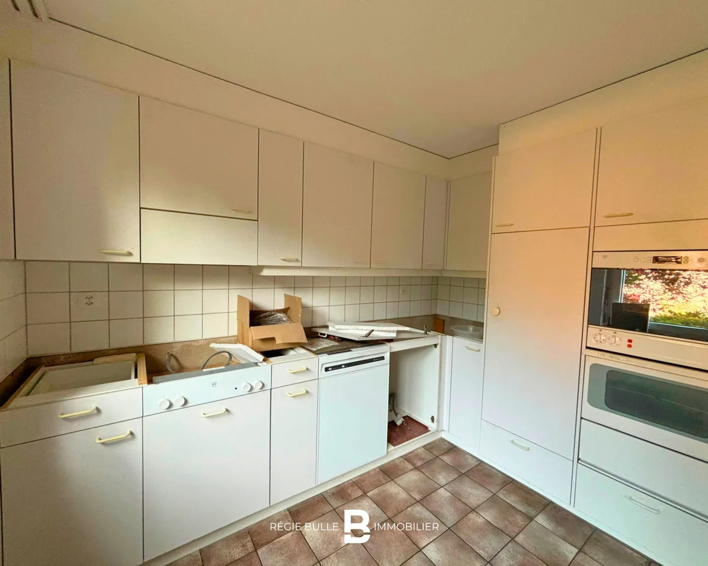 Appartement spacieux avec jardin - Photo 6 sur 8